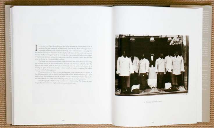 Atget_Boutique_aux_Halles-1925