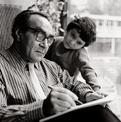 Jacob_Bronowski_n_daughter_1961_p120