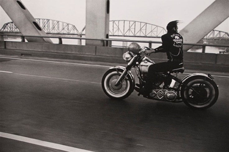 Danny_Lyon_Crossing-the-Ohio