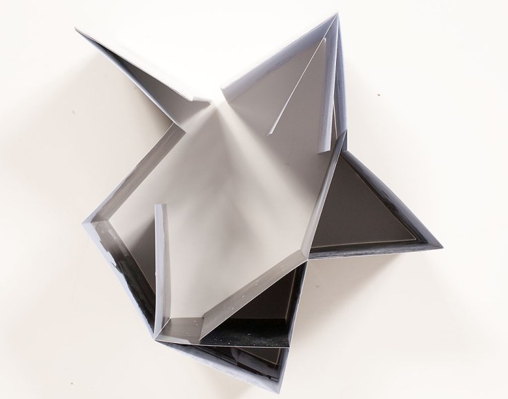 Julia_Borissova-JB_About_Men_Floating_in_the_Air_book-top-view